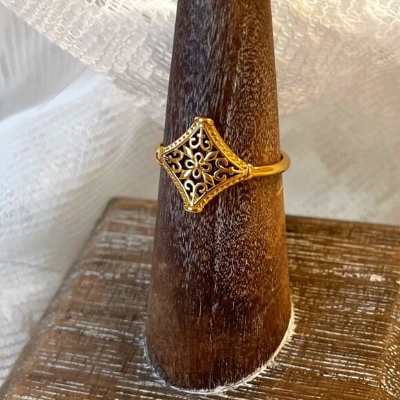 Mejuri Jewelry - 🌿 Vintage-Inspired Filigree Gold Ring 🌿